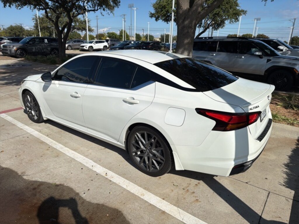 Used 2023 Nissan Altima 2.0 SR Sedan