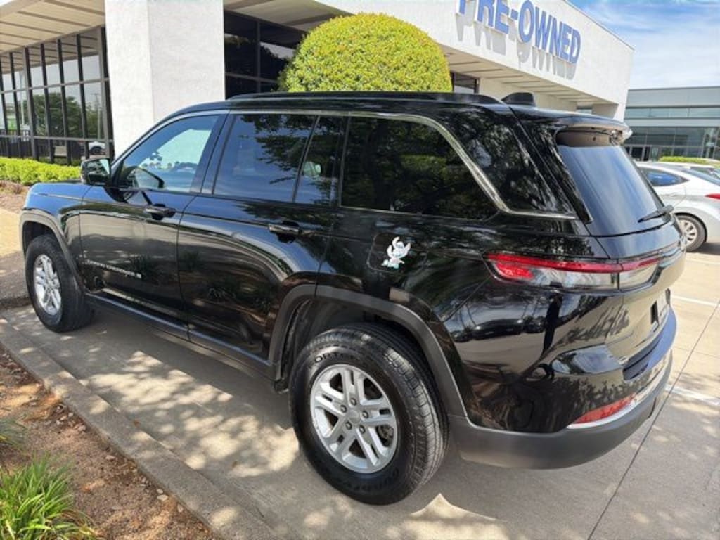 Used 2024 Jeep Grand Cherokee Laredo SUV