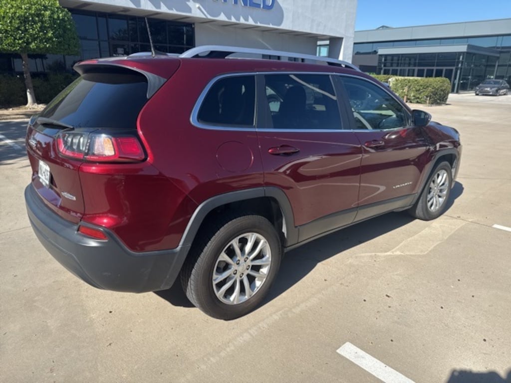 Used 2019 Jeep Cherokee Latitude SUV