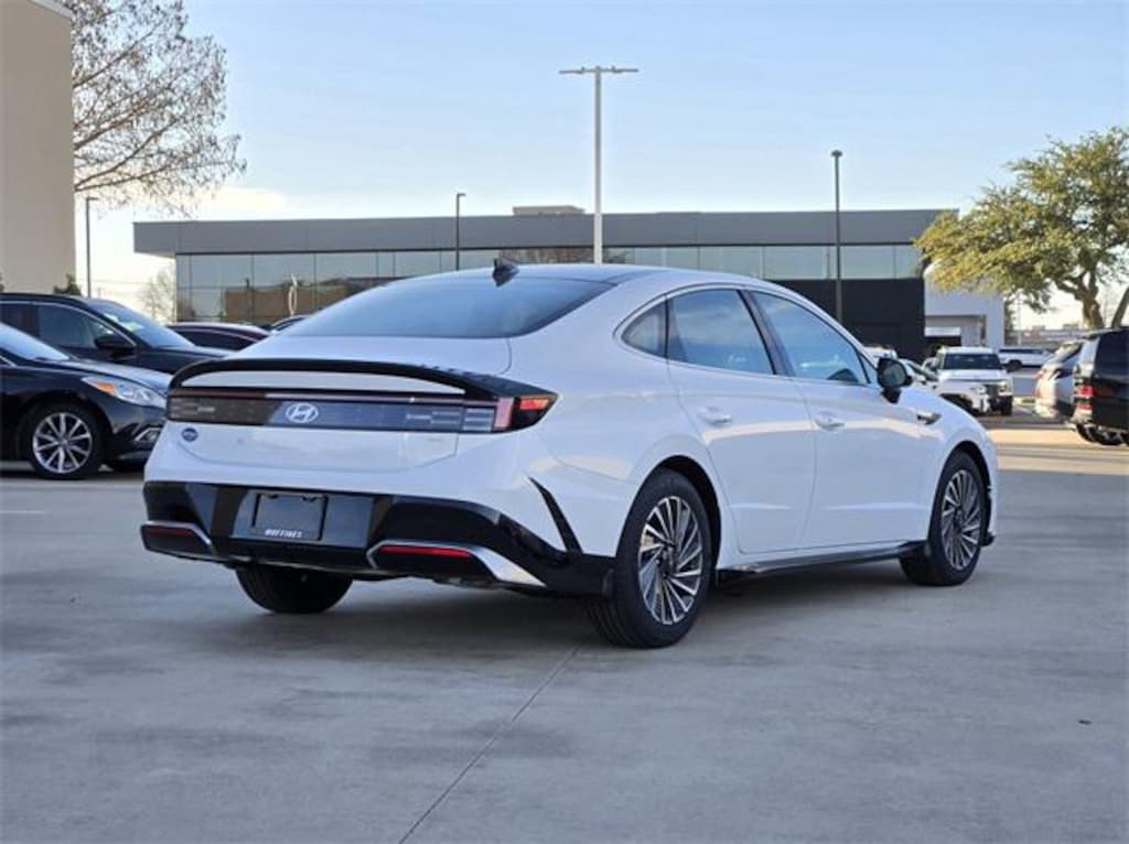 New 2026 Hyundai Sonata Hybrid SEL Sedan