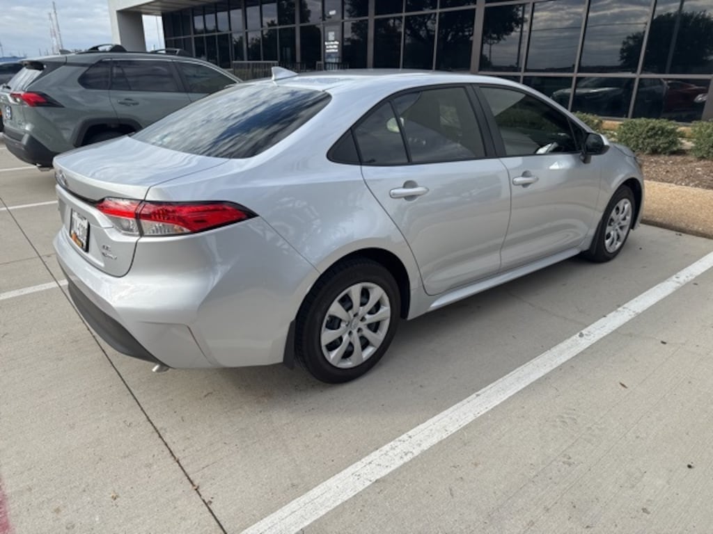 Used 2025 Toyota Corolla Hybrid LE Sedan