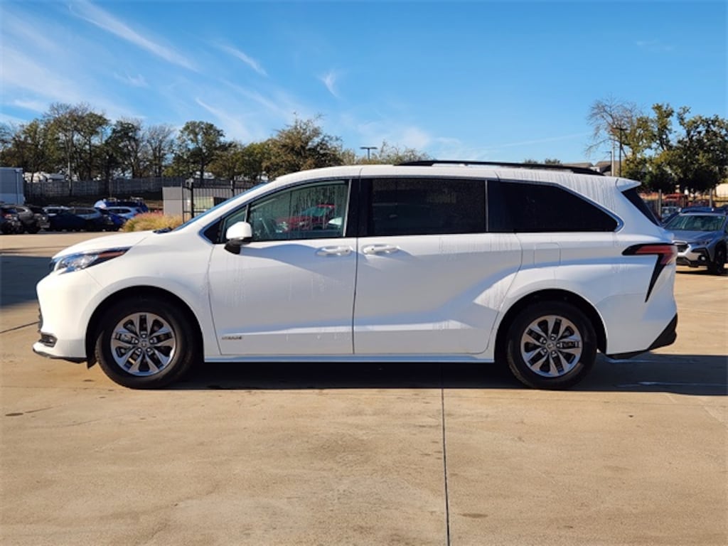 Used 2021 Toyota Sienna LE 8 Passenger Van