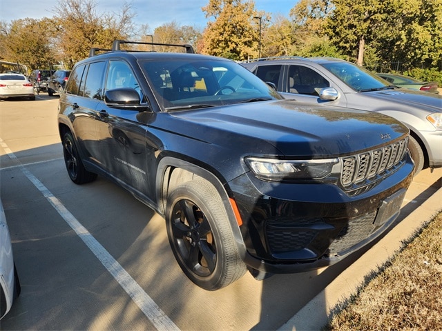 2022 Jeep Grand Cherokee Altitude's photo
