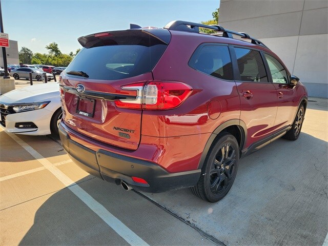 2025 Subaru Ascent Onyx Edition Touring photo 2