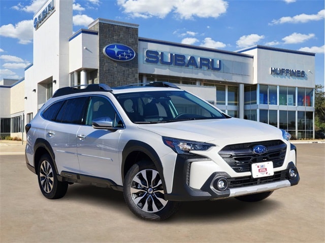 2025 Subaru Outback Touring's photo