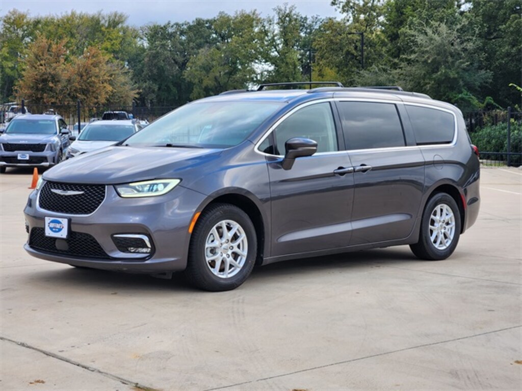 Used 2022 Chrysler Pacifica Touring L Van Passenger Van