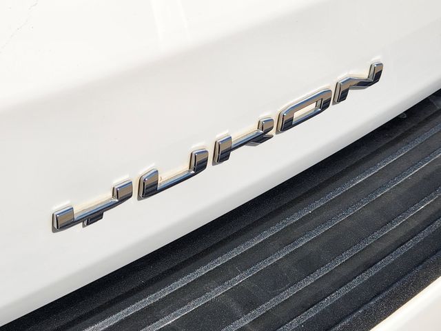 2022 GMC Yukon SLT - Photo 11