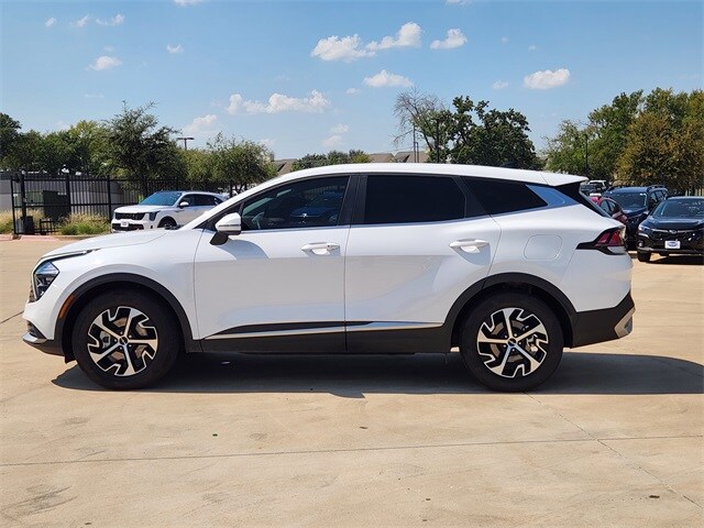 2023 Kia Sportage EX photo 3