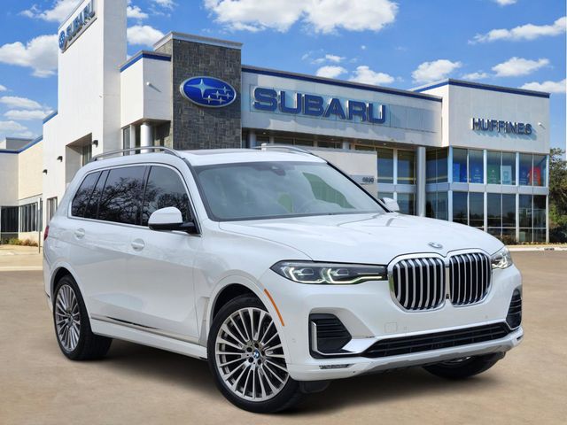 2022 BMW X7 xDrive40i's photo
