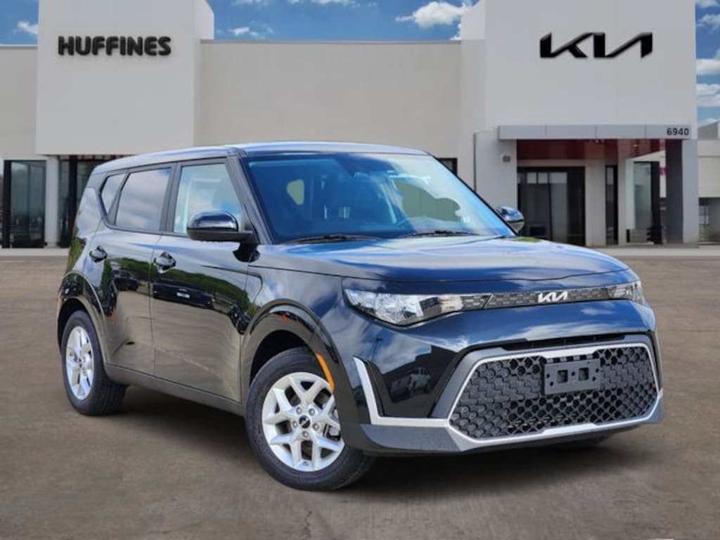 Certified 2025 Kia Soul Hatchback
