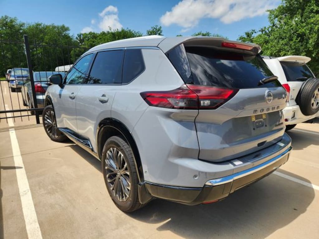 Used 2024 Nissan Rogue Platinum SUV
