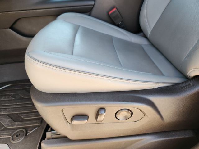 2022 GMC Yukon SLT - Photo 26