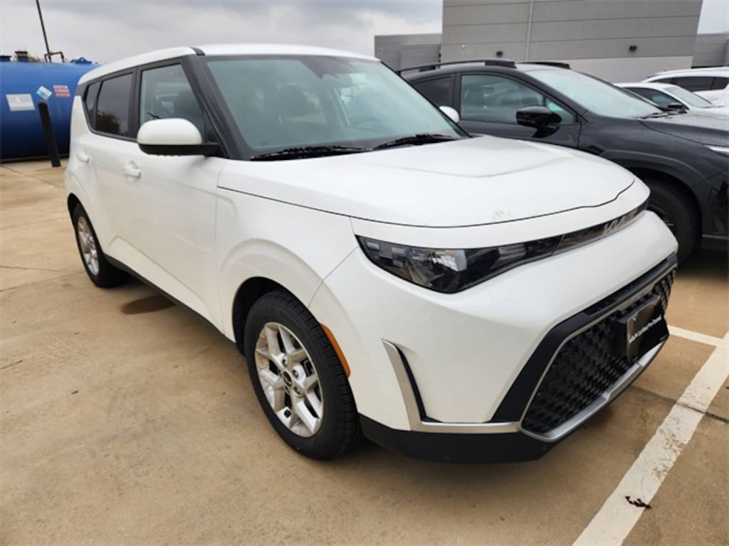 Certified 2023 Kia Soul LX Hatchback