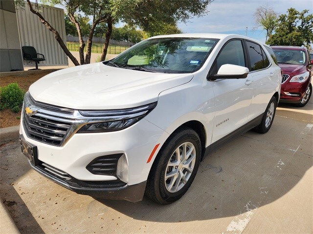 2022 Chevrolet Equinox LT photo 2