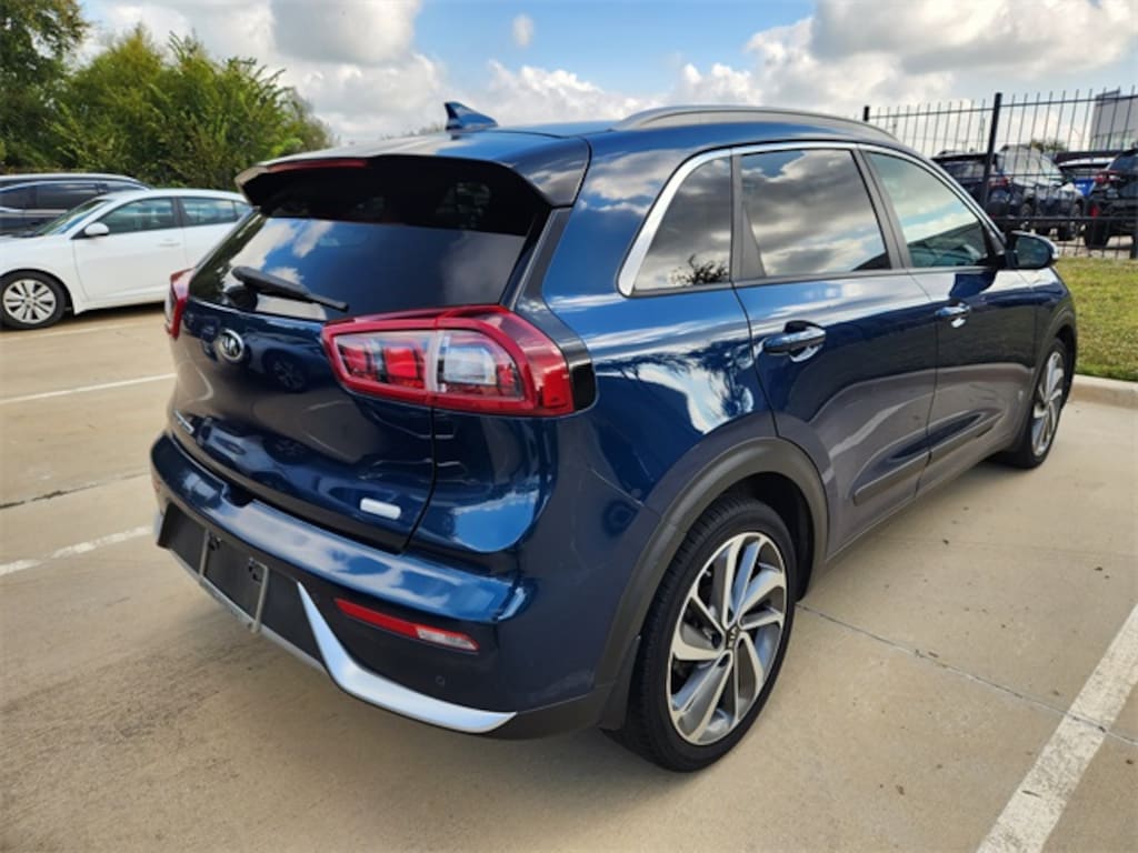 Used 2017 Kia Niro Touring SUV