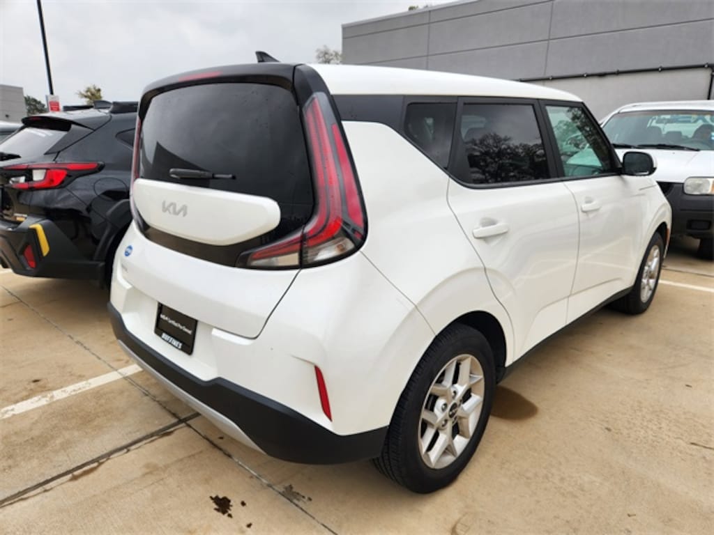 Certified 2023 Kia Soul LX Hatchback