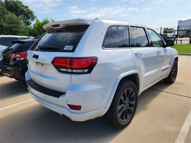2019 Jeep Grand Cherokee Altitude photo 4