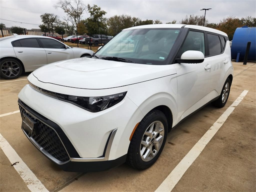 Certified 2023 Kia Soul LX Hatchback