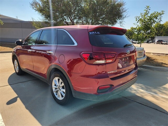 2020 Kia Sorento LX photo 3