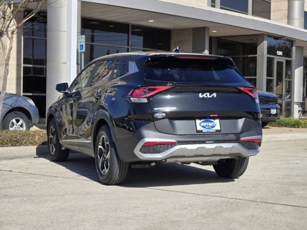 New 2025 Kia Sportage LX SUV