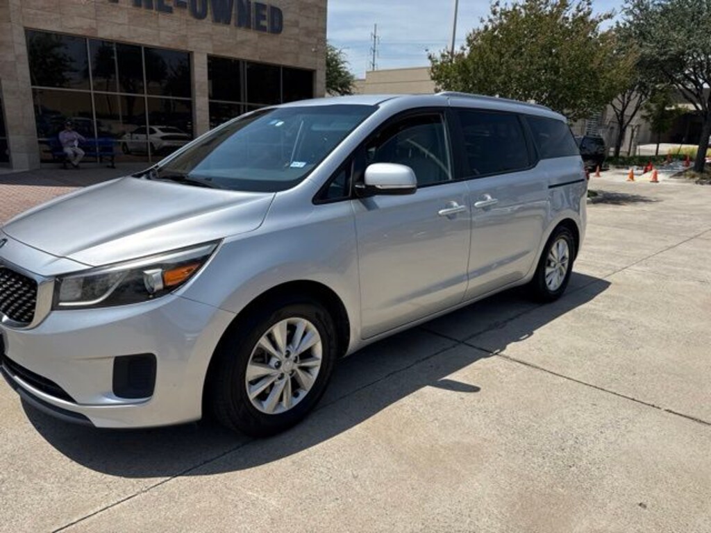 Used 2016 Kia Sedona LX Minivan/Van