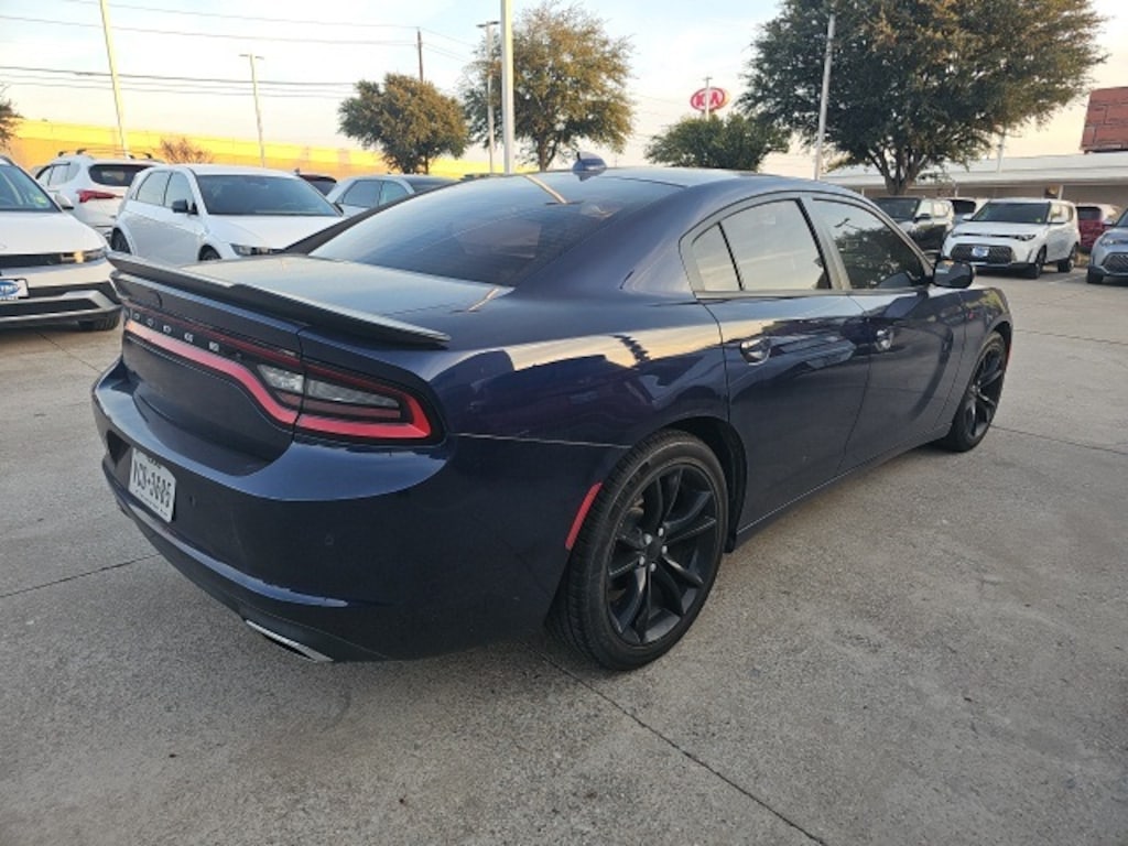 Used 2016 Dodge Charger SXT Sedan