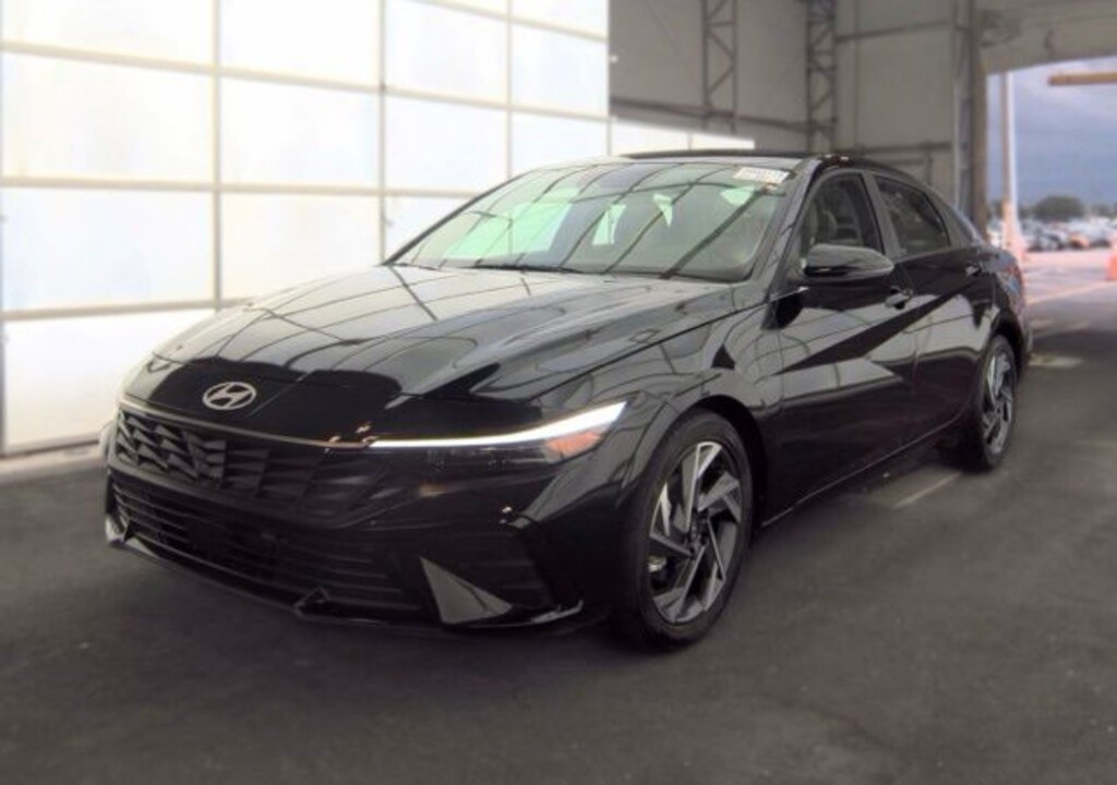 Certified 2025 Hyundai Elantra Limited Sedan