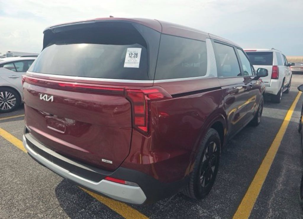 Certified 2026 Kia Carnival Hybrid LXS Minivan/Van