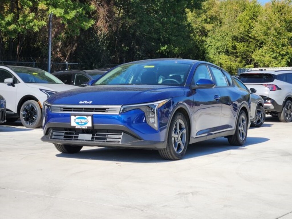 New 2025 Kia K4 LXS Sedan