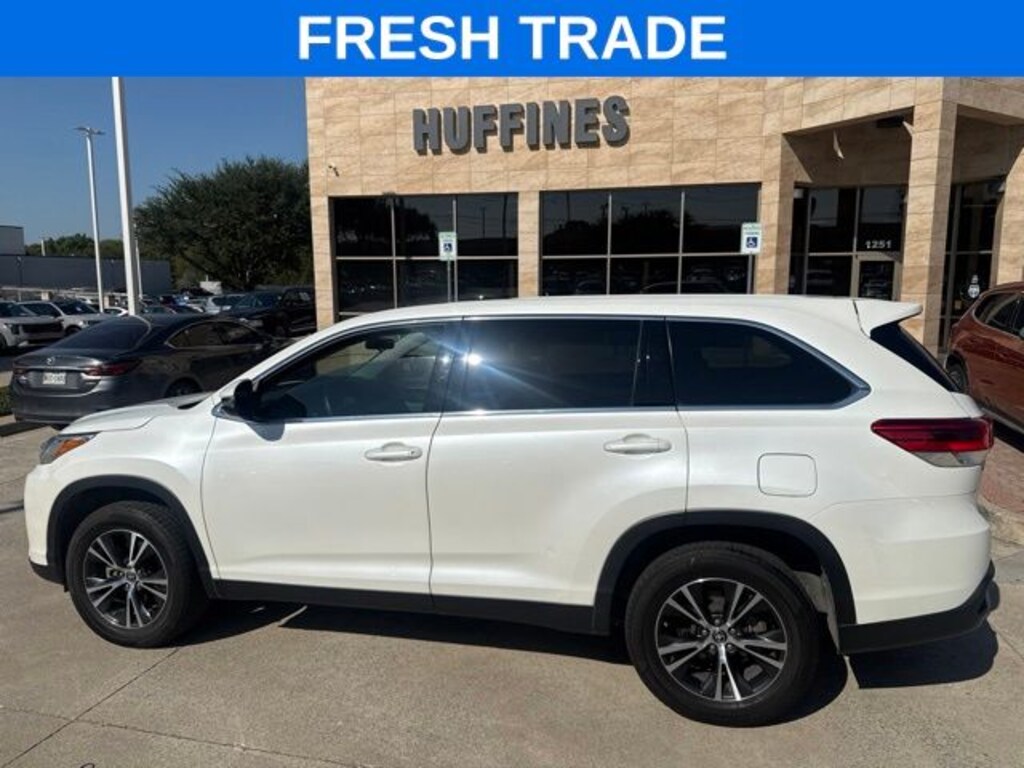 Used 2019 Toyota Highlander LE SUV