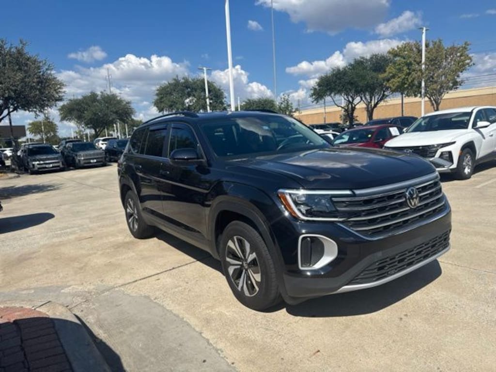 Used 2025 Volkswagen Atlas 2.0T SE SUV