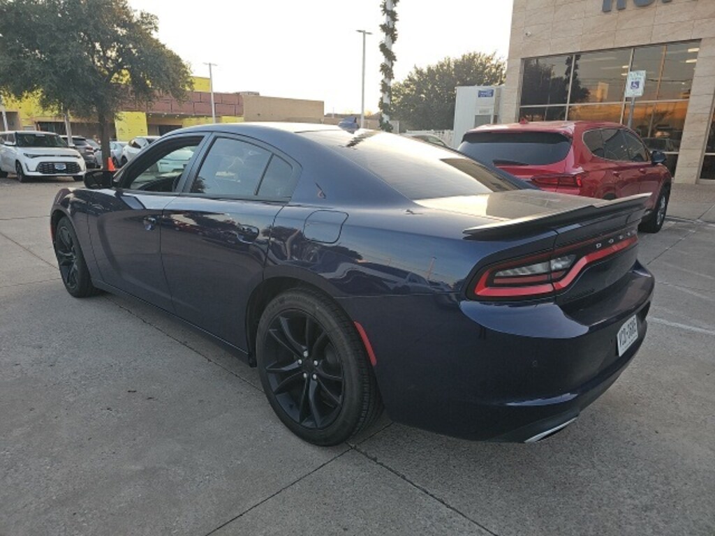 Used 2016 Dodge Charger SXT Sedan