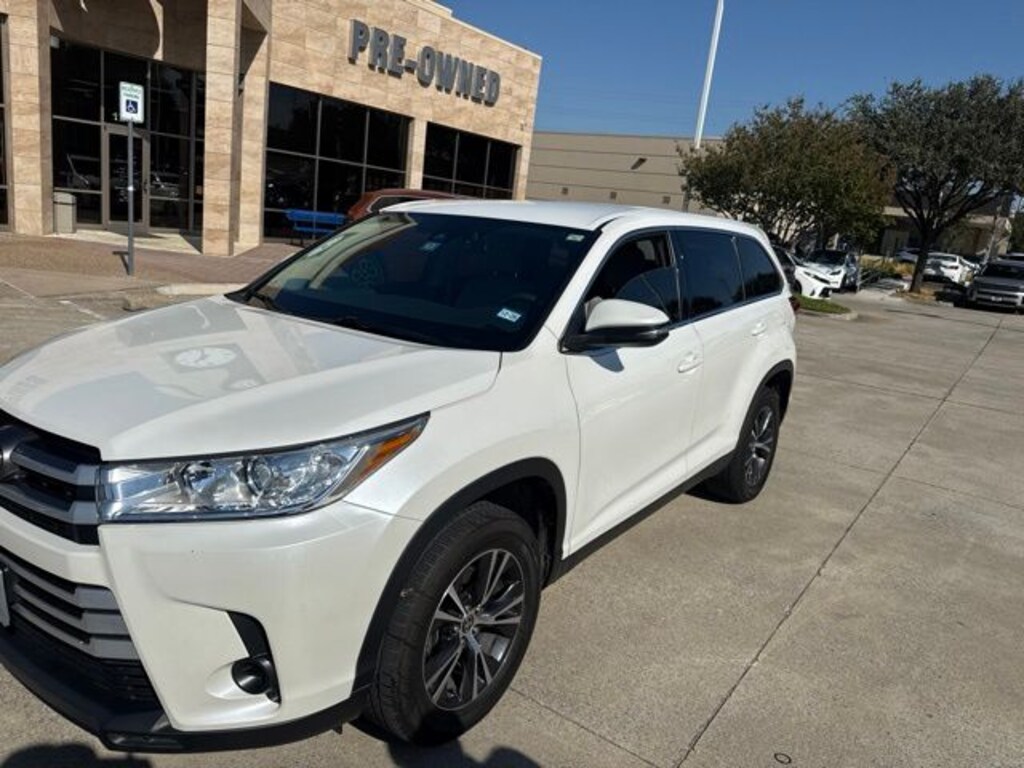 Used 2019 Toyota Highlander LE SUV