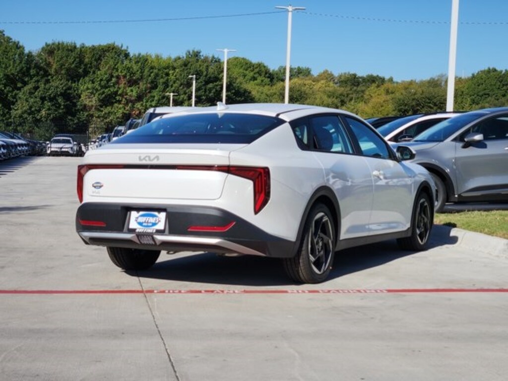 New 2025 Kia K4 EX Sedan