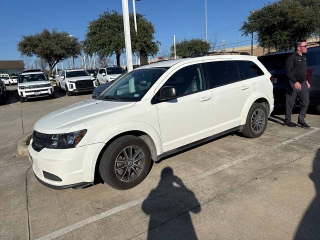 Used 2018 Dodge Journey SE SUV