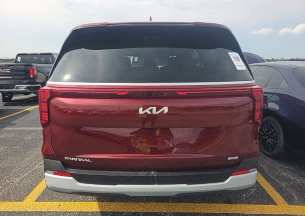 Certified 2026 Kia Carnival Hybrid LXS Minivan/Van