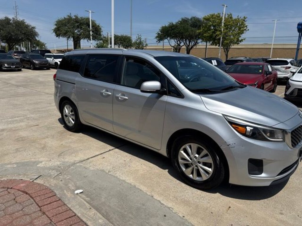 Used 2016 Kia Sedona LX Minivan/Van