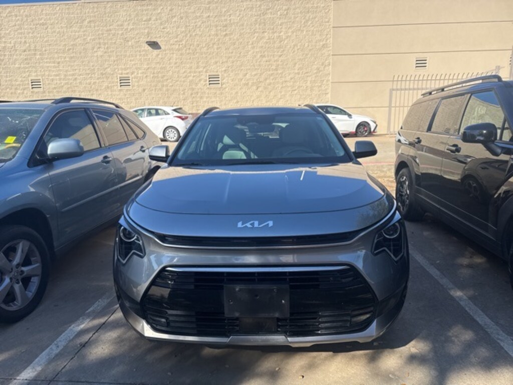 Certified 2023 Kia Niro EX Touring SUV