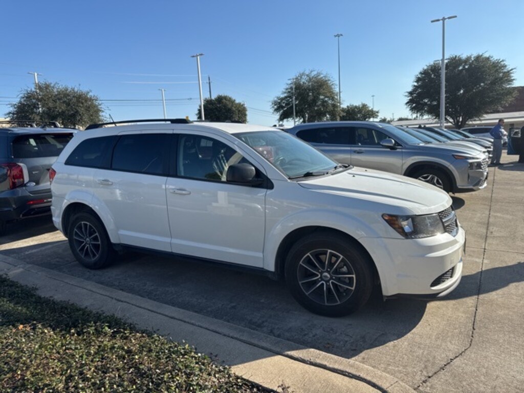 Used 2018 Dodge Journey SE SUV