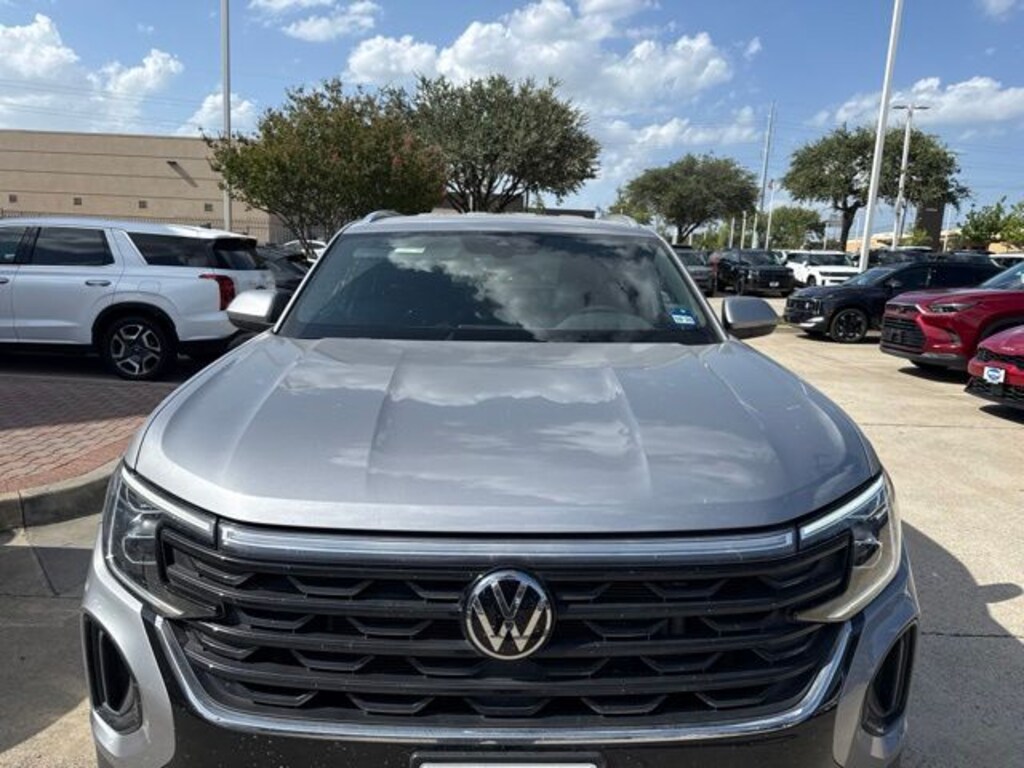 Used 2024 Volkswagen Atlas Cross Sport 2.0T SE w/Technology SUV