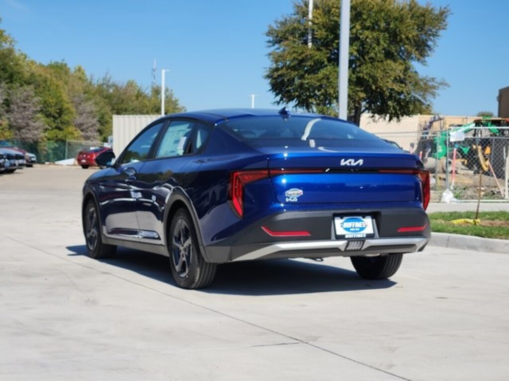 New 2025 Kia K4 LXS Sedan