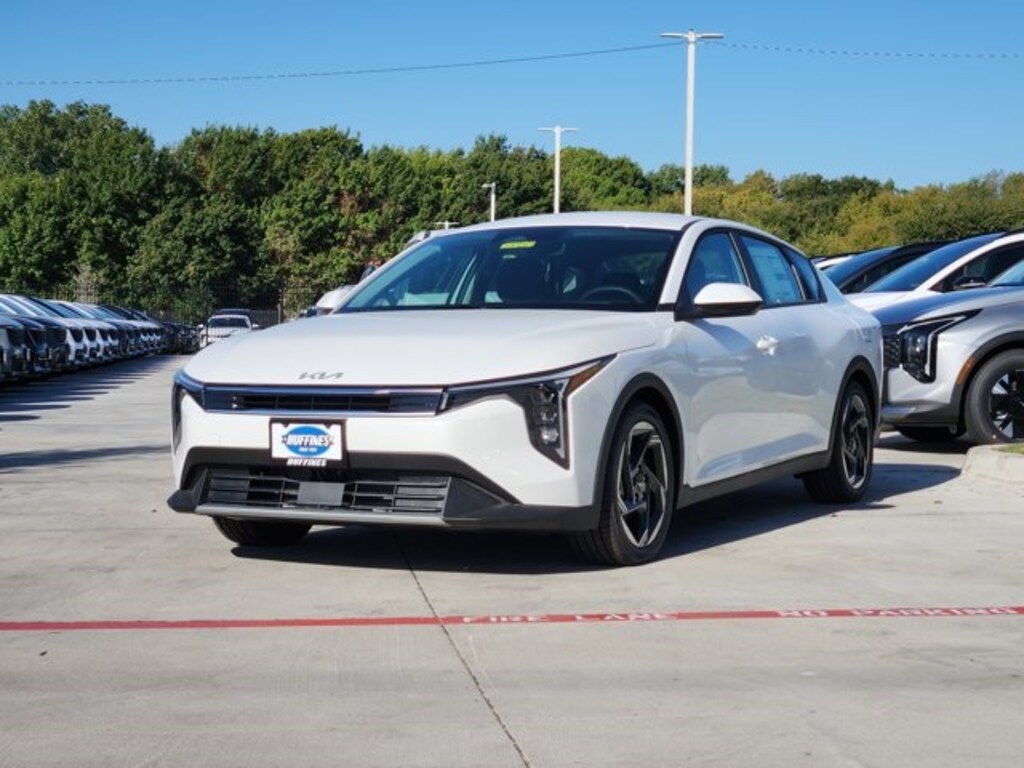 New 2025 Kia K4 EX Sedan