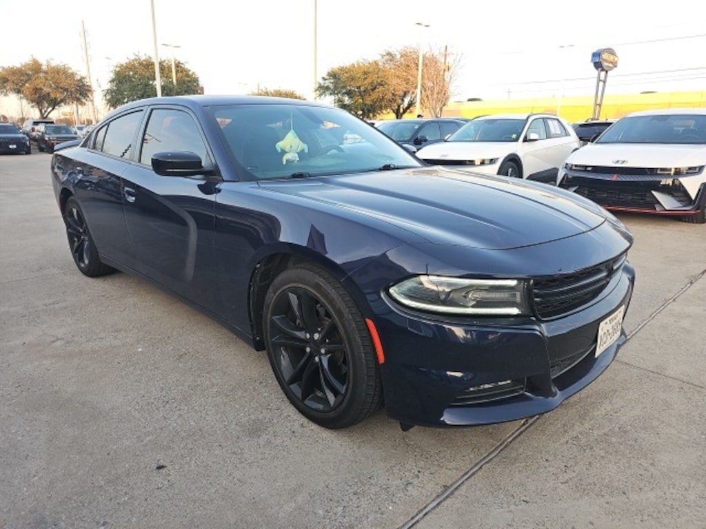 Used 2016 Dodge Charger SXT Sedan