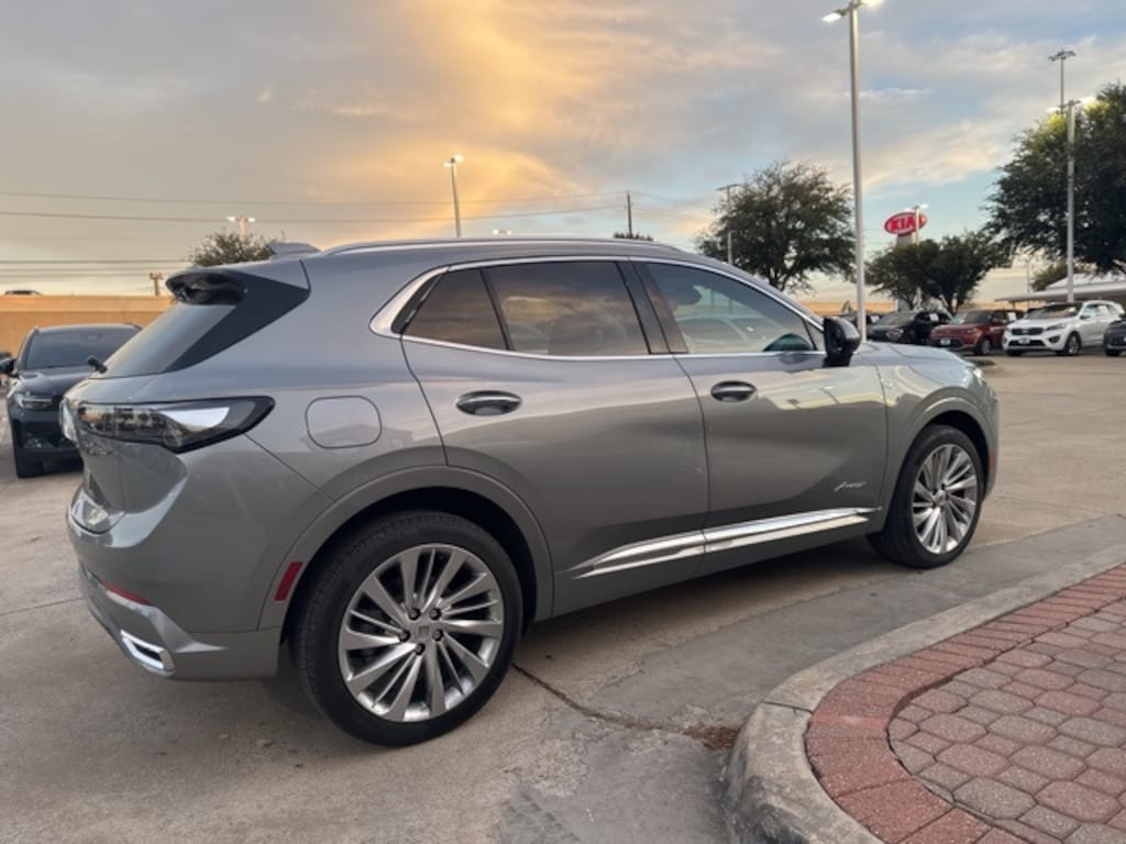 Used 2025 Buick Envision Avenir SUV