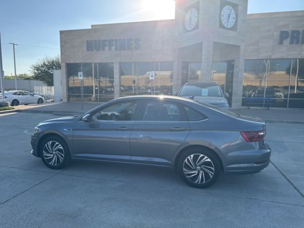 Used 2020 Volkswagen Jetta SEL Premium Sedan