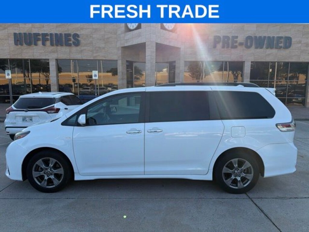 Used 2019 Toyota Sienna SE Minivan/Van
