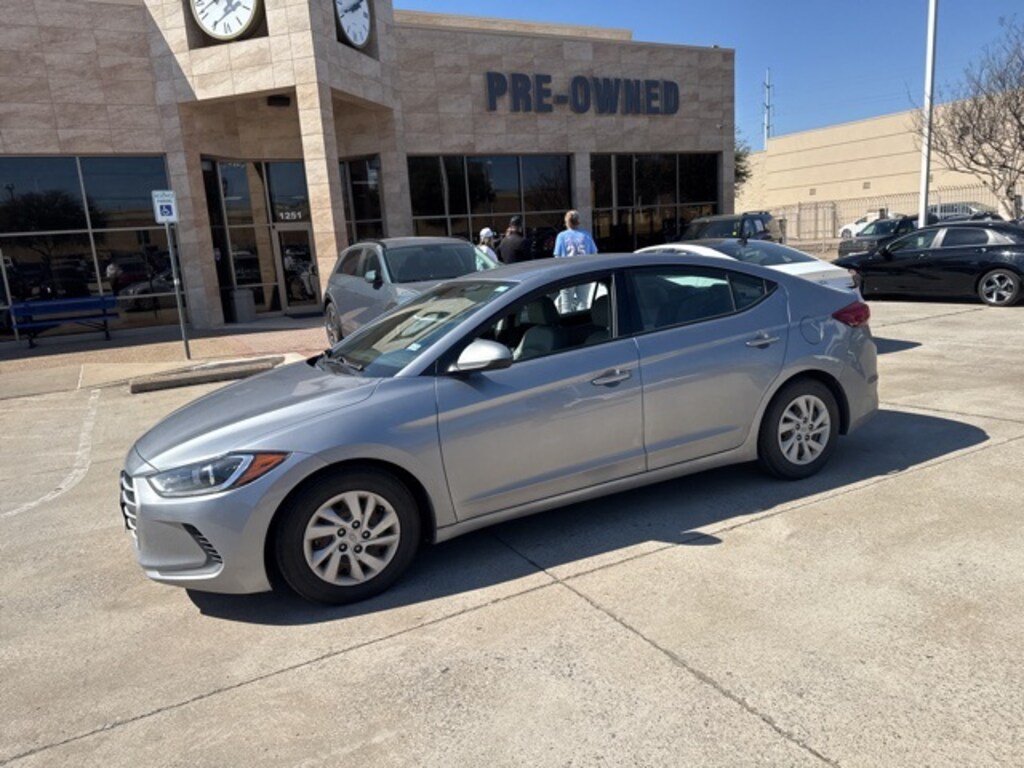 Used 2017 Hyundai Elantra SE Sedan