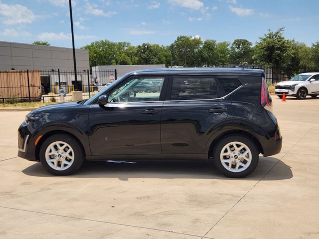 Certified 2023 Kia Soul LX Hatchback