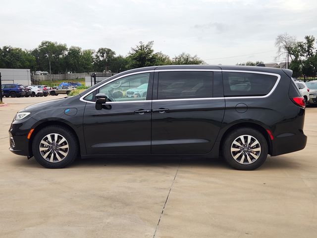 2023 Chrysler Pacifica Hybrid Touring L - Photo 4