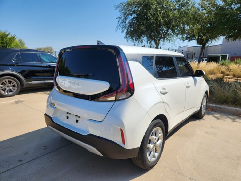 Certified 2023 Kia Soul LX Hatchback